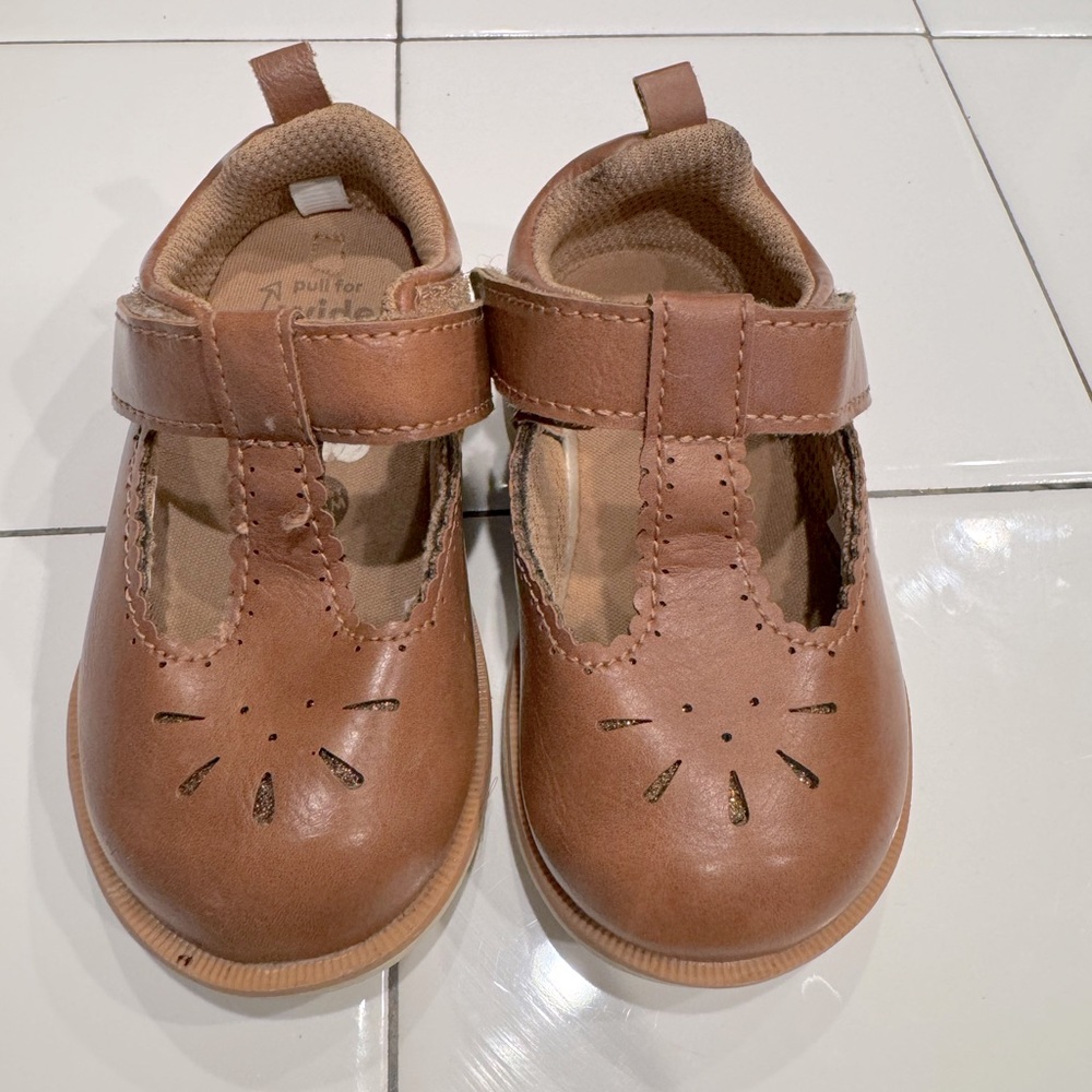 Brown girls stride rite shoes size 5